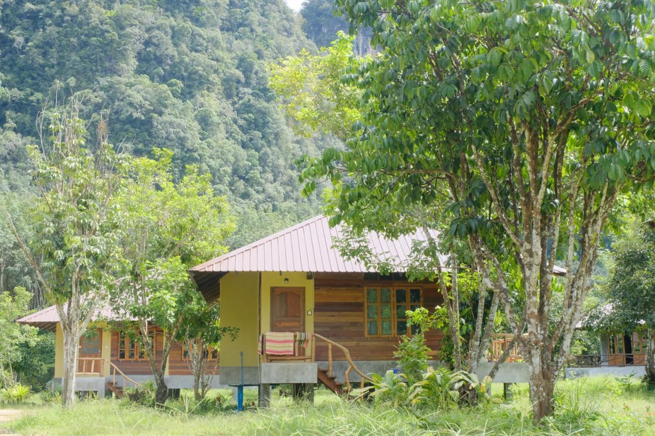 Monkey Mansion - Jungalows & Tours Khao Sok National Park Dış mekan fotoğraf