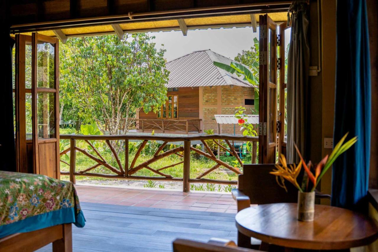 Monkey Mansion - Jungalows & Tours Khao Sok National Park Dış mekan fotoğraf