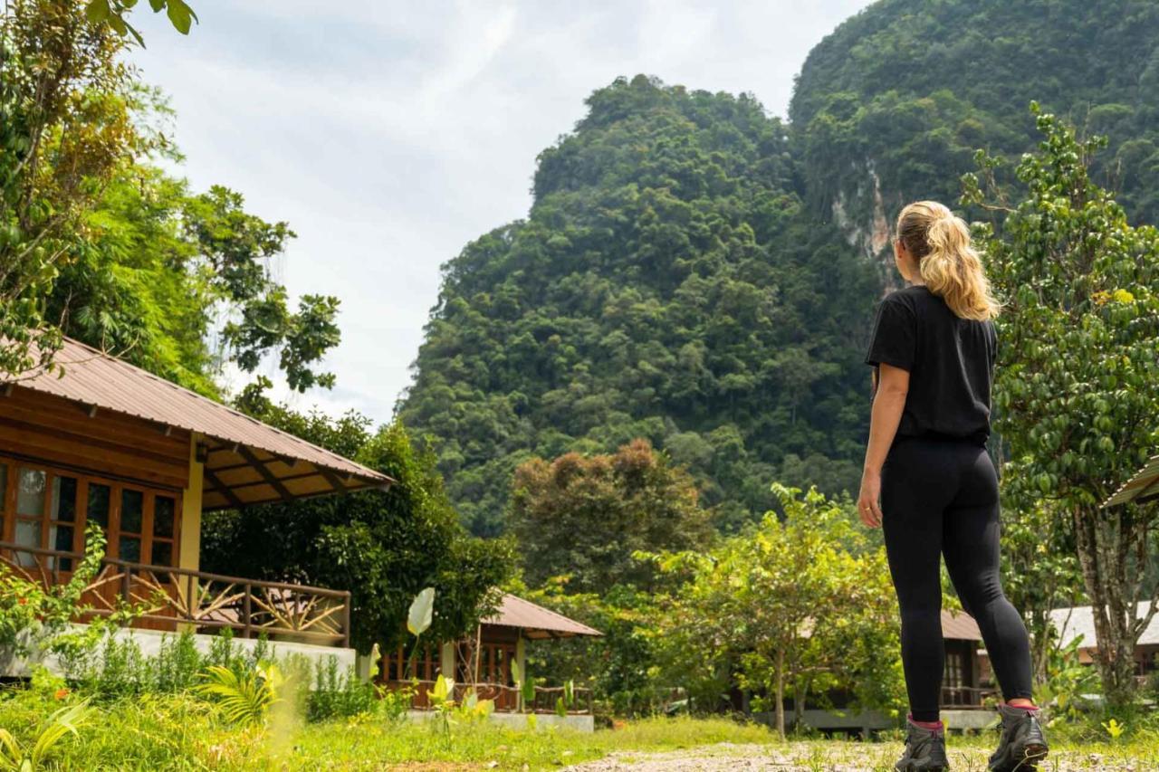 Monkey Mansion - Jungalows & Tours Khao Sok National Park Dış mekan fotoğraf