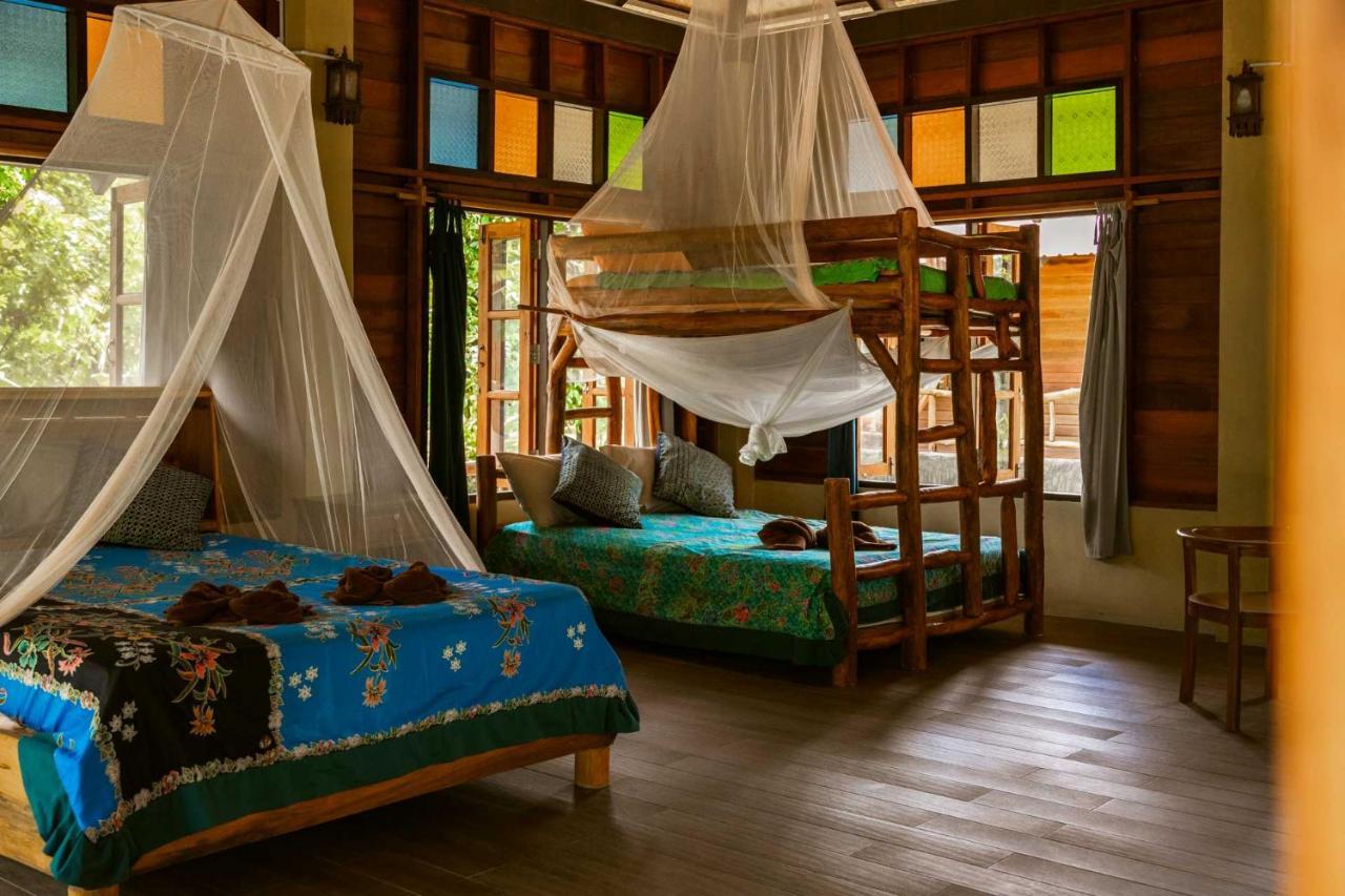 Monkey Mansion - Jungalows & Tours Khao Sok National Park Dış mekan fotoğraf